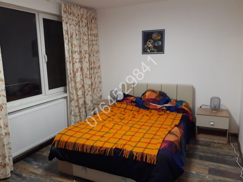 Ultracentral 2 cam. Ateneul Roman Str. Stirbei Voda, 10 min. metrou Romana.